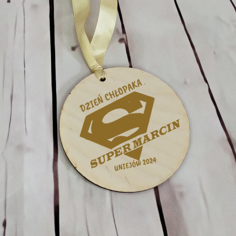 medal drobny upominek na dzien chłopaka