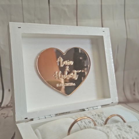 Pudełeczko na obrączki biało złote pudelka na obraczki slubne