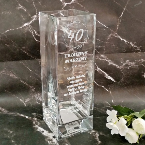 wazon prezent na urodziny kobiecie