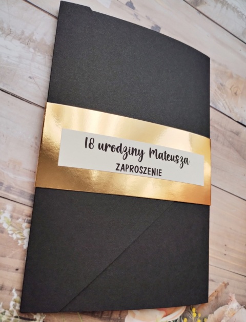 zaproszenia na 18 urodziny dla chłopaka zaproszenia na 18 złoto czarne