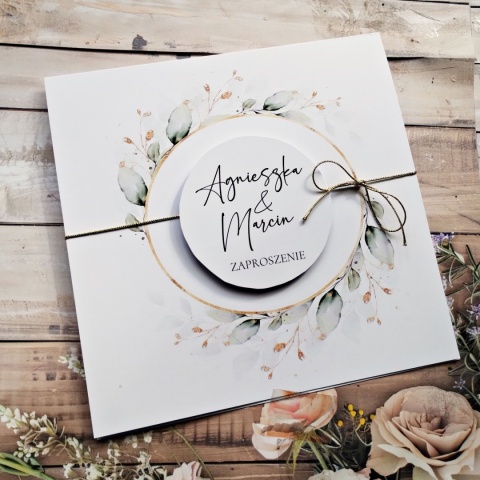 zaproszenia zielono złote zaproszenia ślubne z motywem zieleni